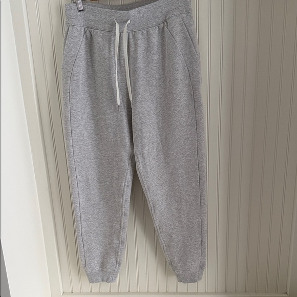 Lululemon Scuba High-Rise Jogger *Fleece 28" Heathered Core Ultra Light Grey - Picture 3 of 8